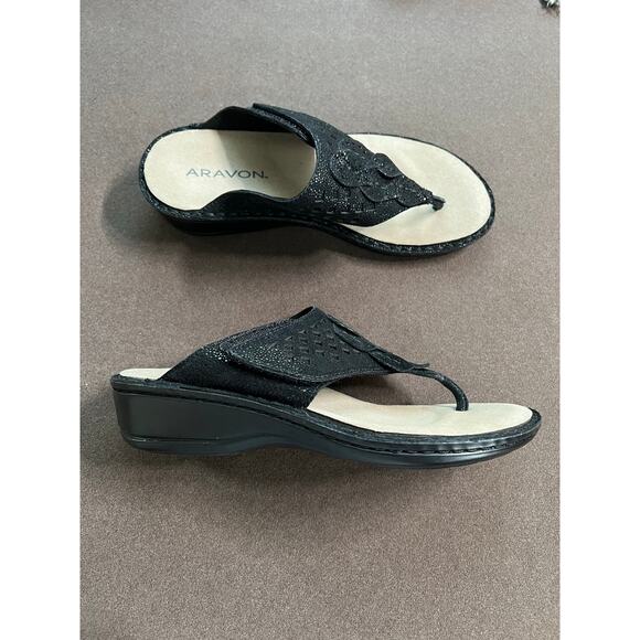 Aravon Cambridge Women'sAdjustable Sandal Black Suede Some Shimmer Thong Size 6 - Picture 10 of 12